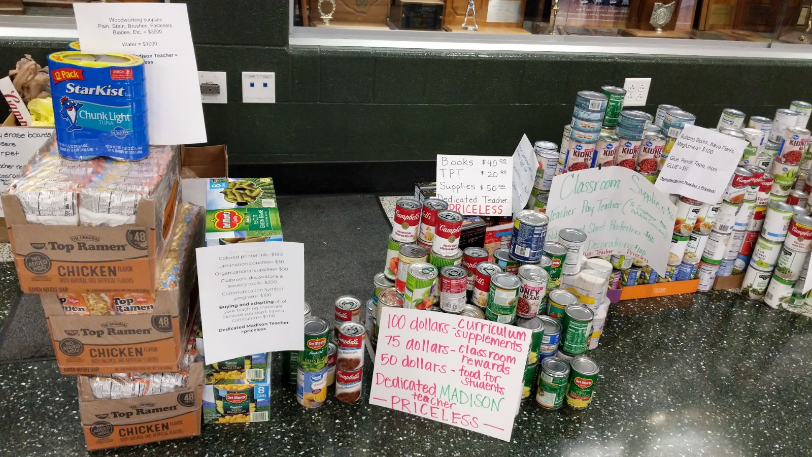 GALLERY Canned goods demonstration