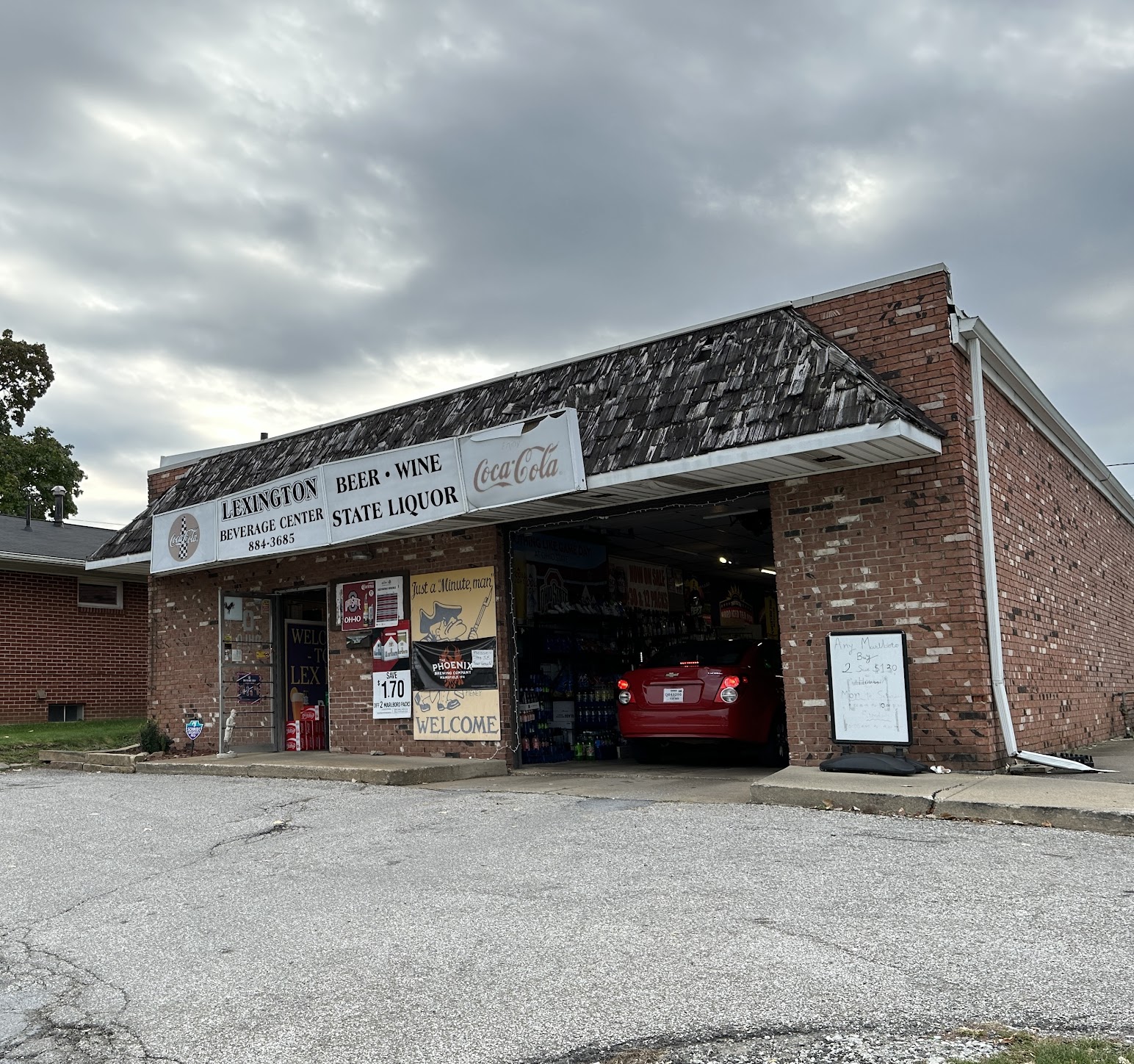 Lex Beverage Center wins vote to continue alcohol sales