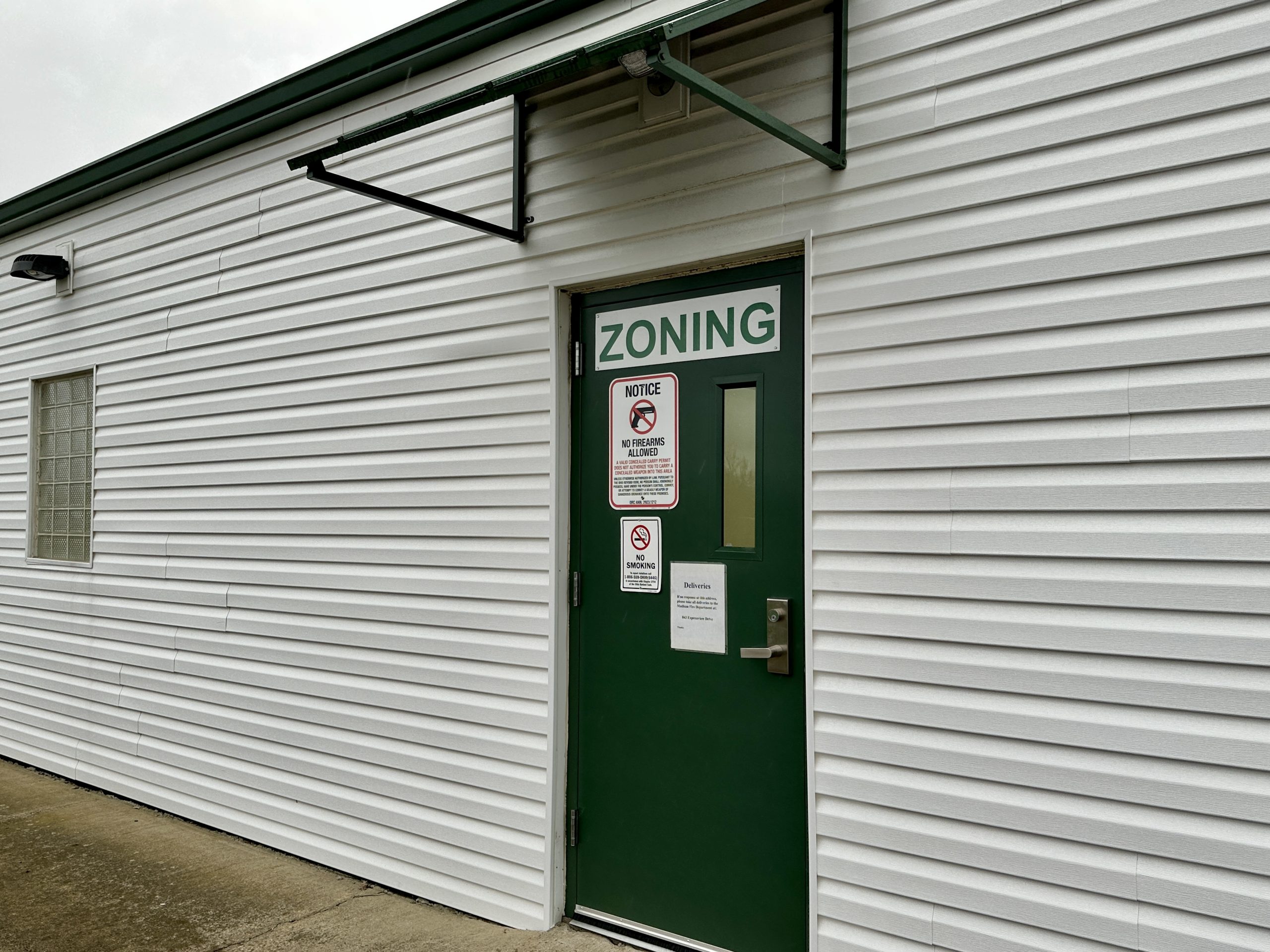 Madison Twp. Trustees approve credit card machine for zoning department